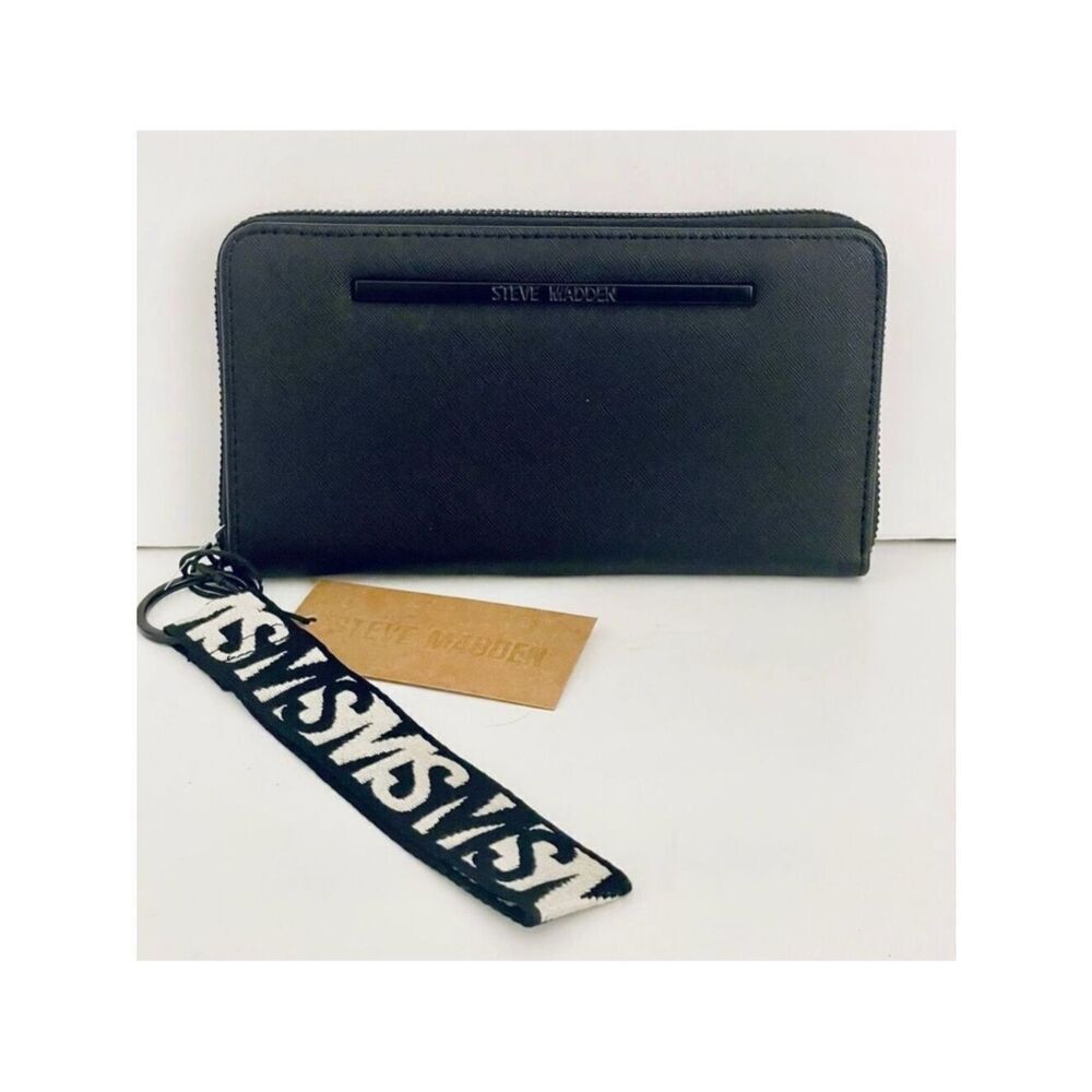 NWT Steve Madden BZIP-CNW Black All Around Zipper Wallet Guitar Wristlet Strap